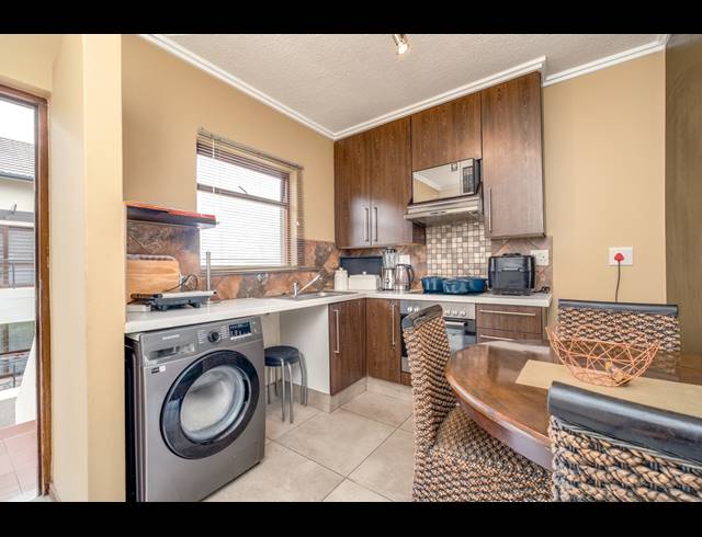 2 BEDROOM APARTMENT FOR SALE IN LONEHILL